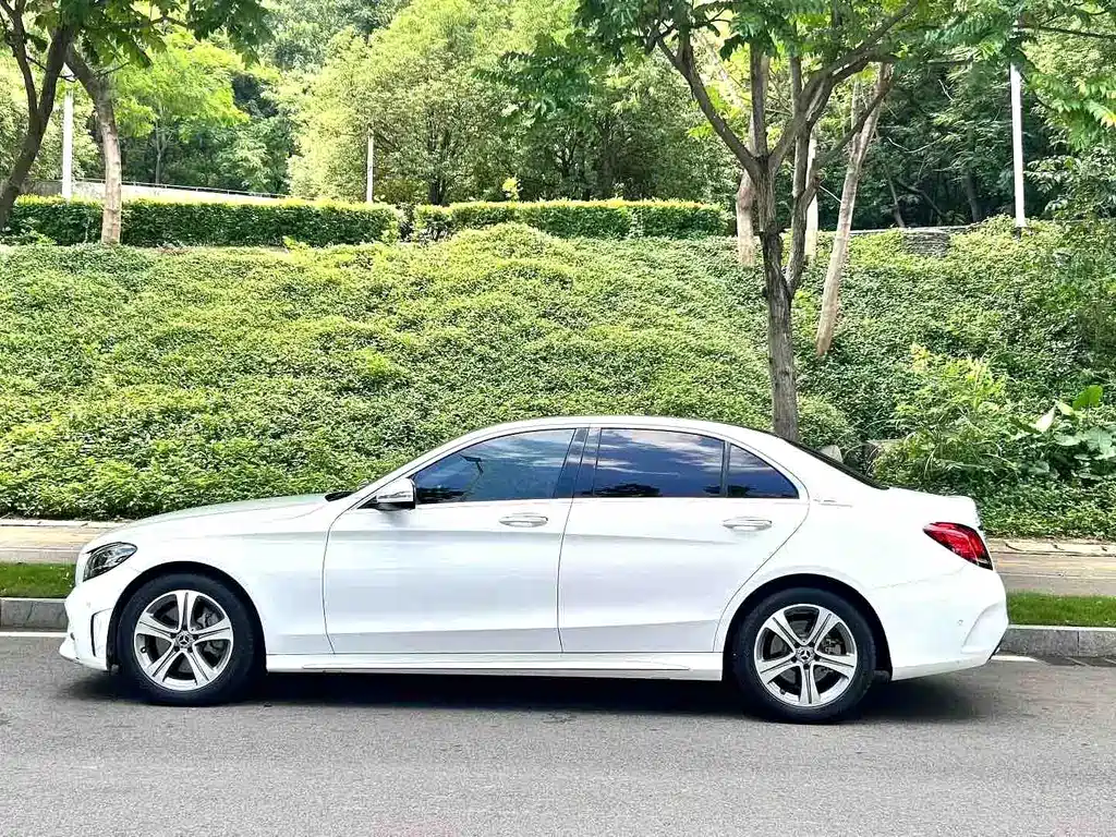 Mercedes-Benz C-Class 2020 — фото 12
