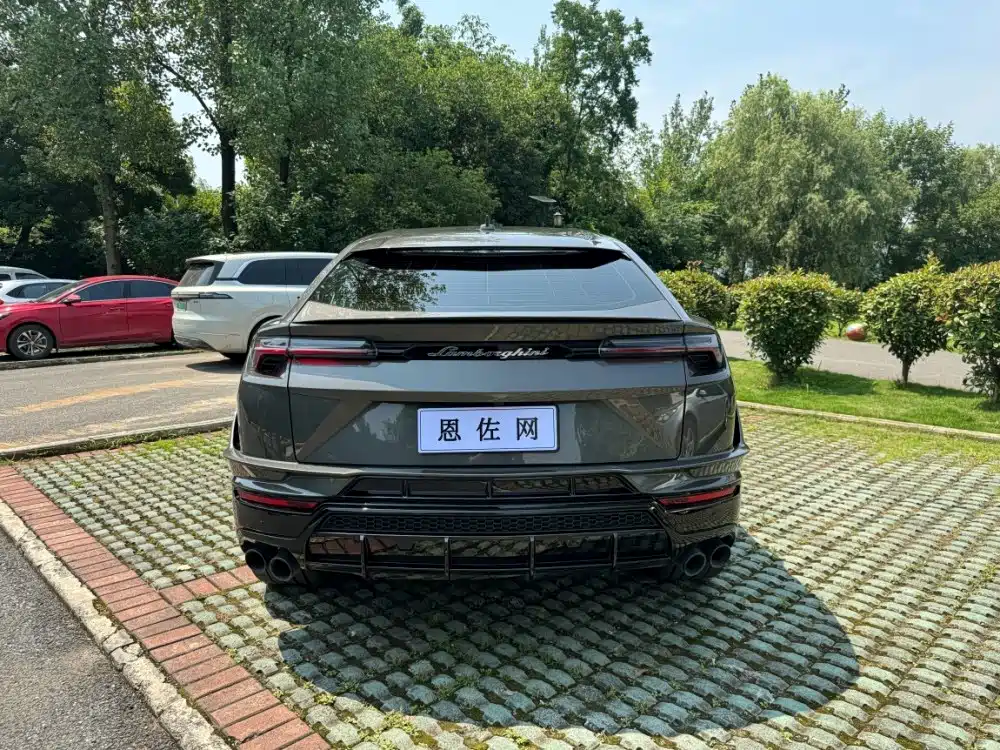 Lamborghini Urus 2023 — фото 16
