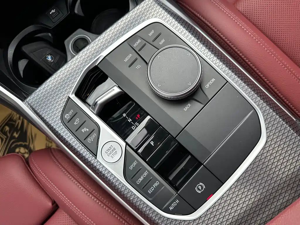 BMW 3 Series 2024 — фото 13