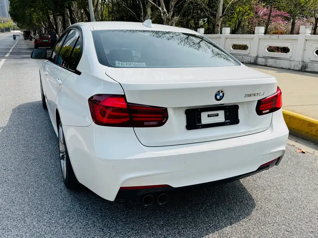BMW 3 Series 2019 — фото 10