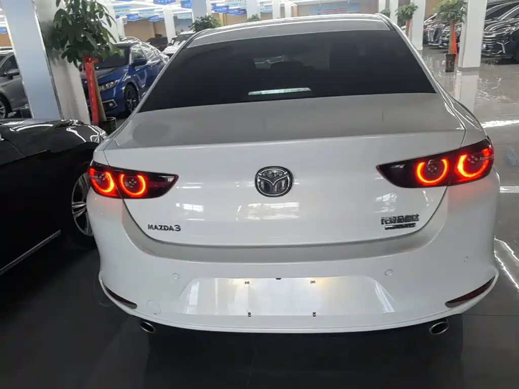 Mazda 3 Axela 2023