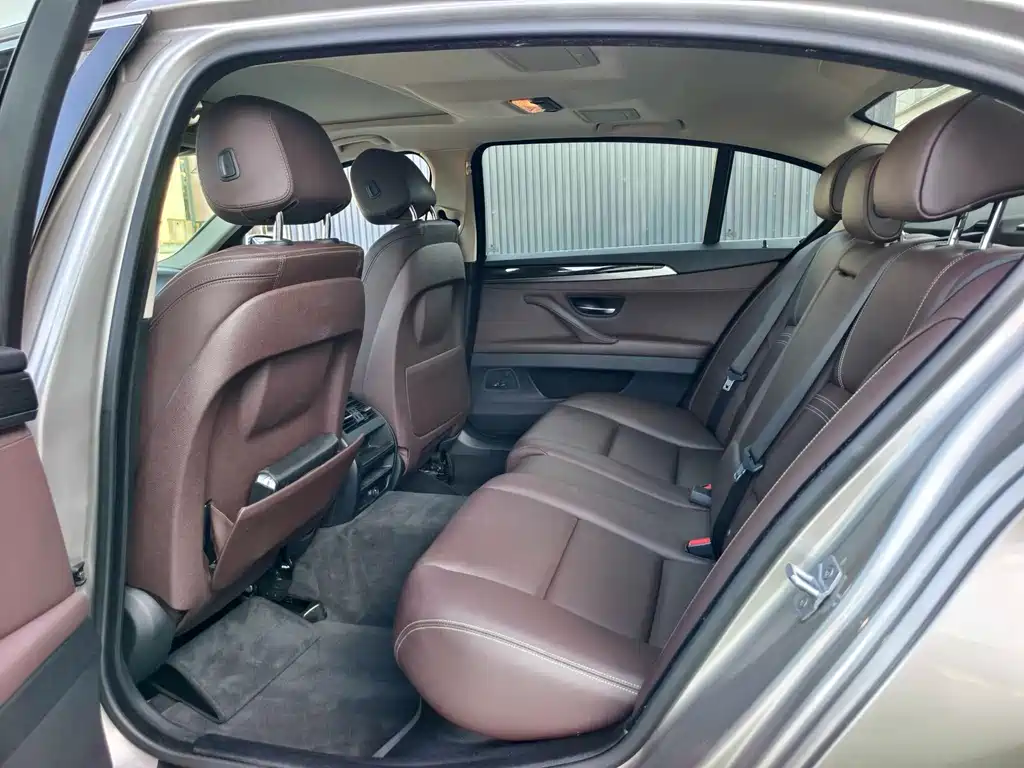 BMW 5 Series 2014 — фото 10
