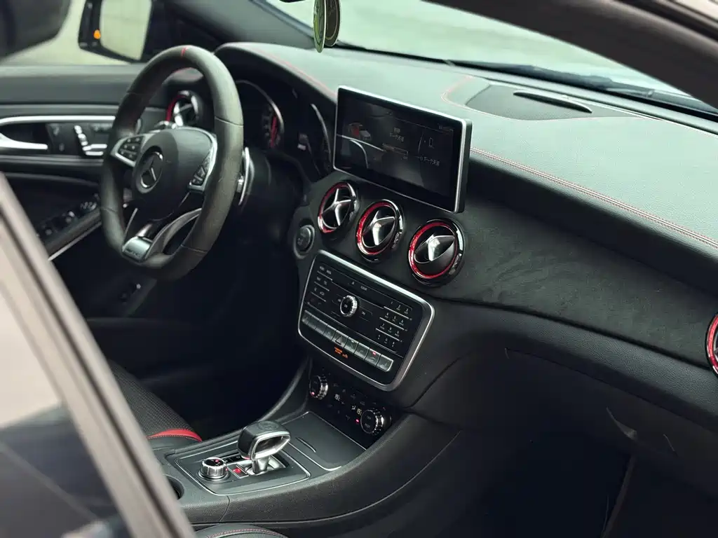 Mercedes-Benz CLA AMG 2019 — фото 17