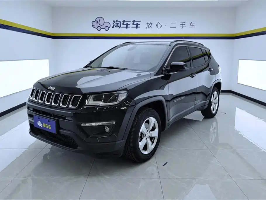 Jeep Compass 2018 — фото 1