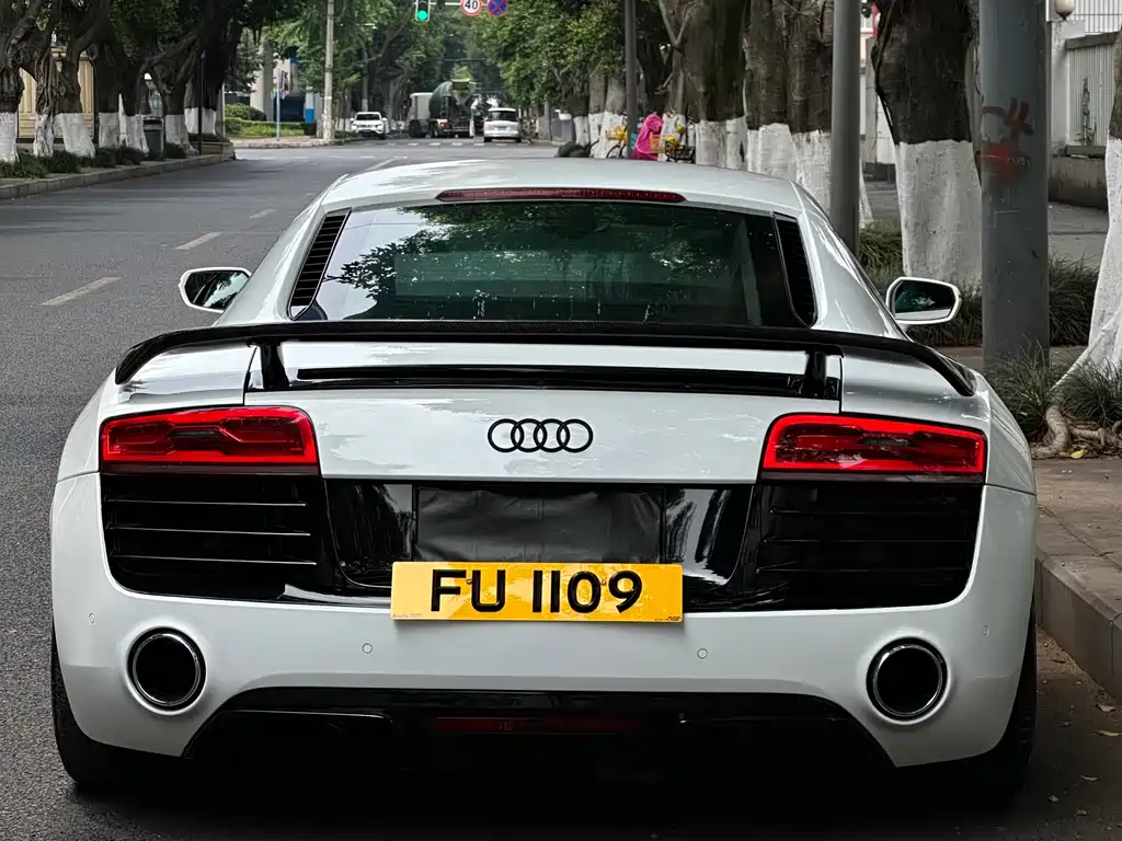 Audi R8 2014 — фото 5