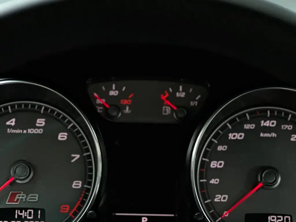Audi R8 2014 — фото 10