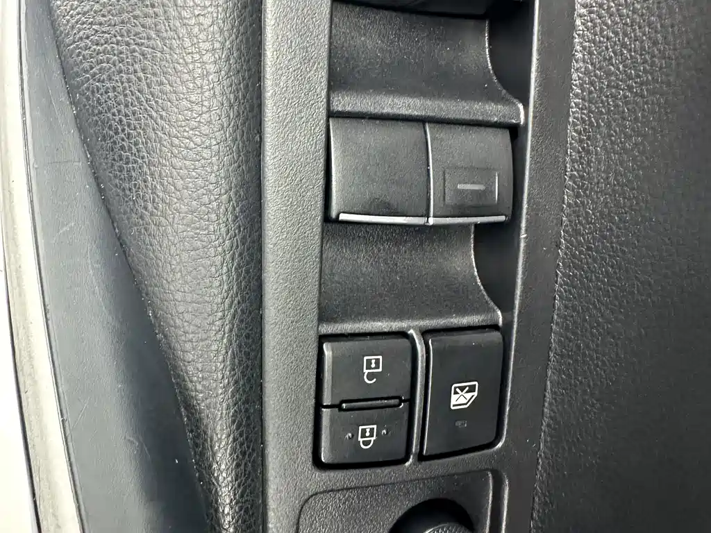 Toyota Corolla 2023 — фото 12