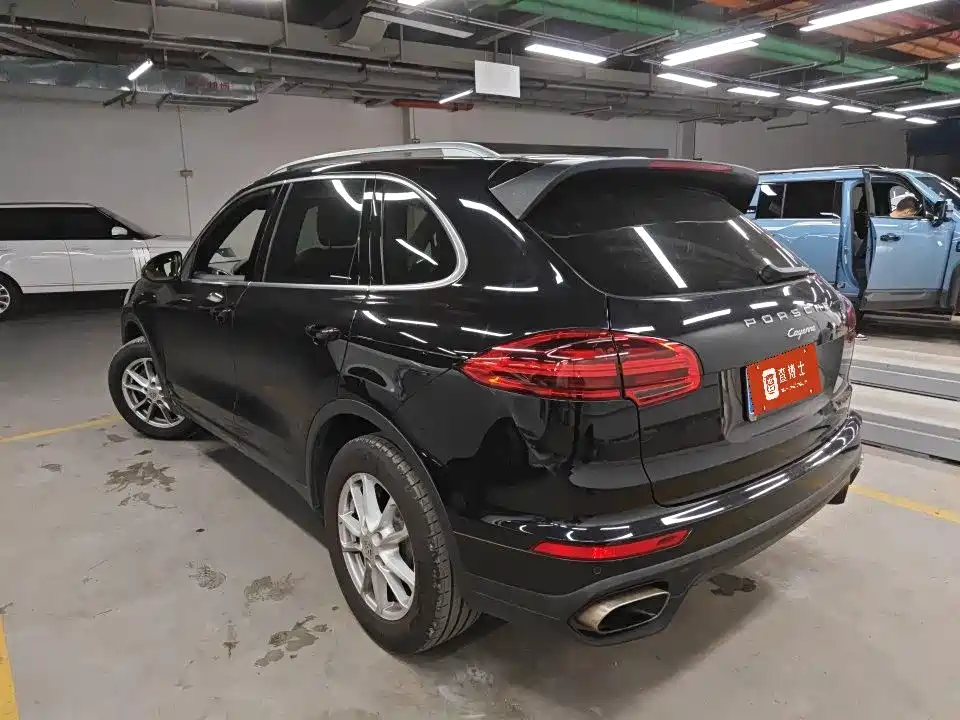Porsche Cayenne 2015 — фото 4