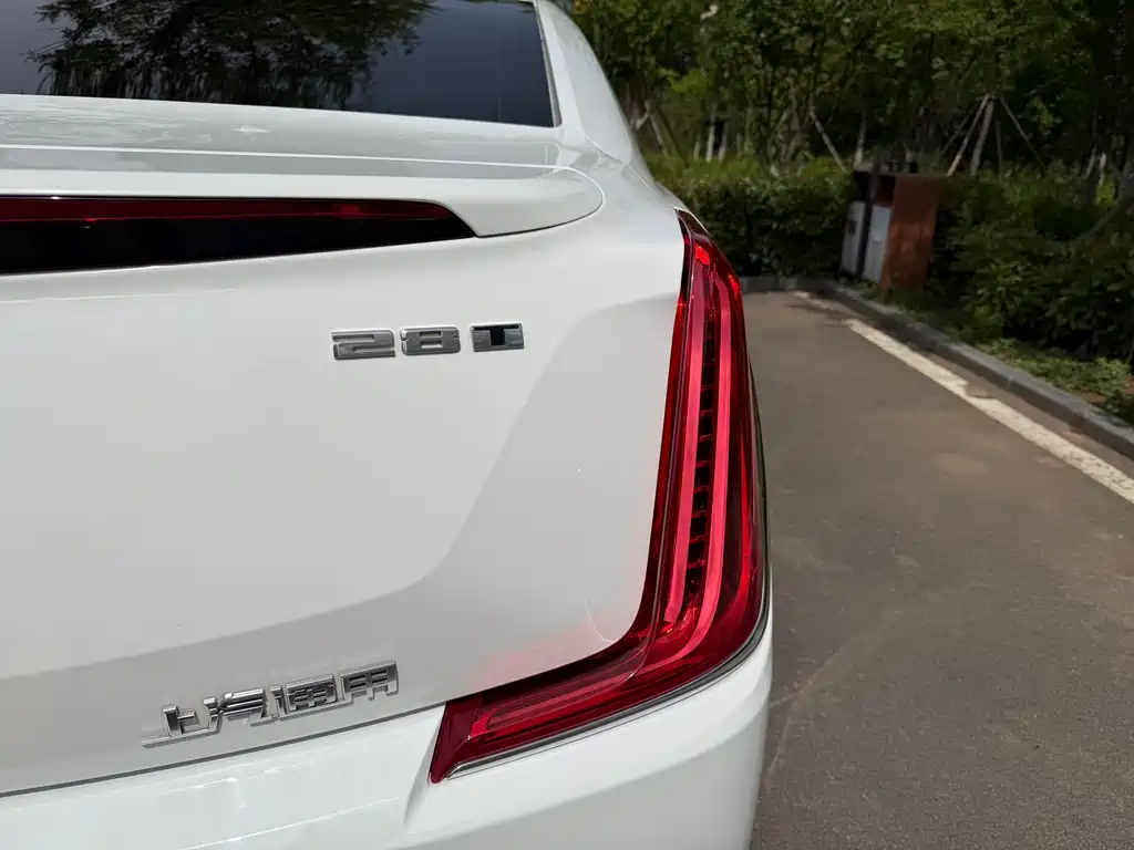 Cadillac XTS 2018 — фото 22