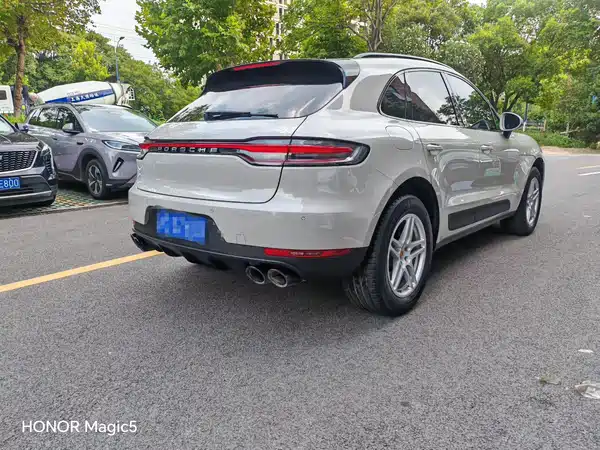 Porsche Macan 2021