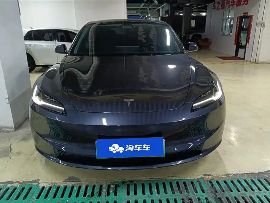 Tesla Model 3 2024