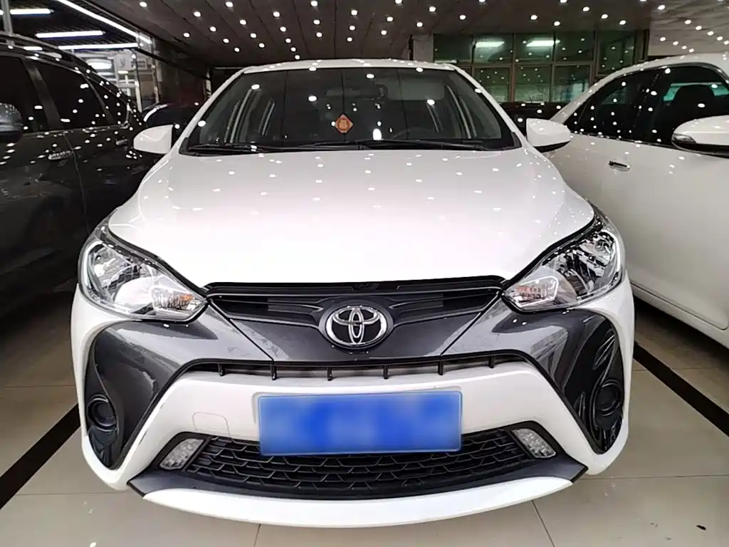 Toyota Yaris L 2021 — фото 3