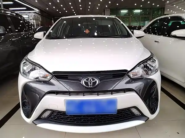 Toyota Yaris L 2021