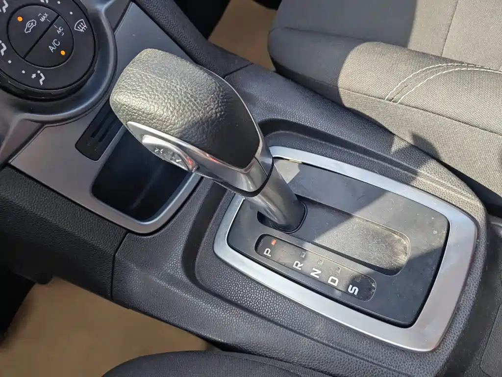 Ford Fiesta 2014 — фото 13