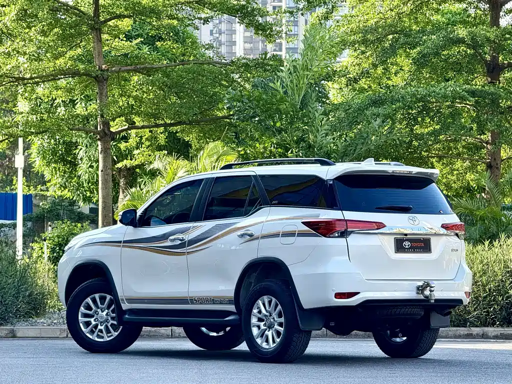 Toyota Fortuner 2020 — фото 4