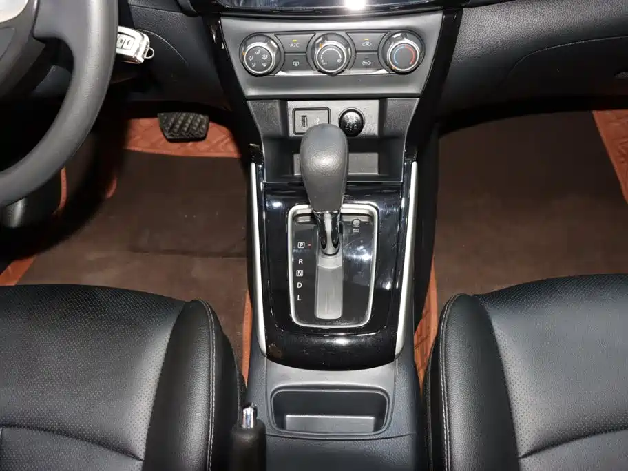 Nissan Sylphy 2025 — фото 15