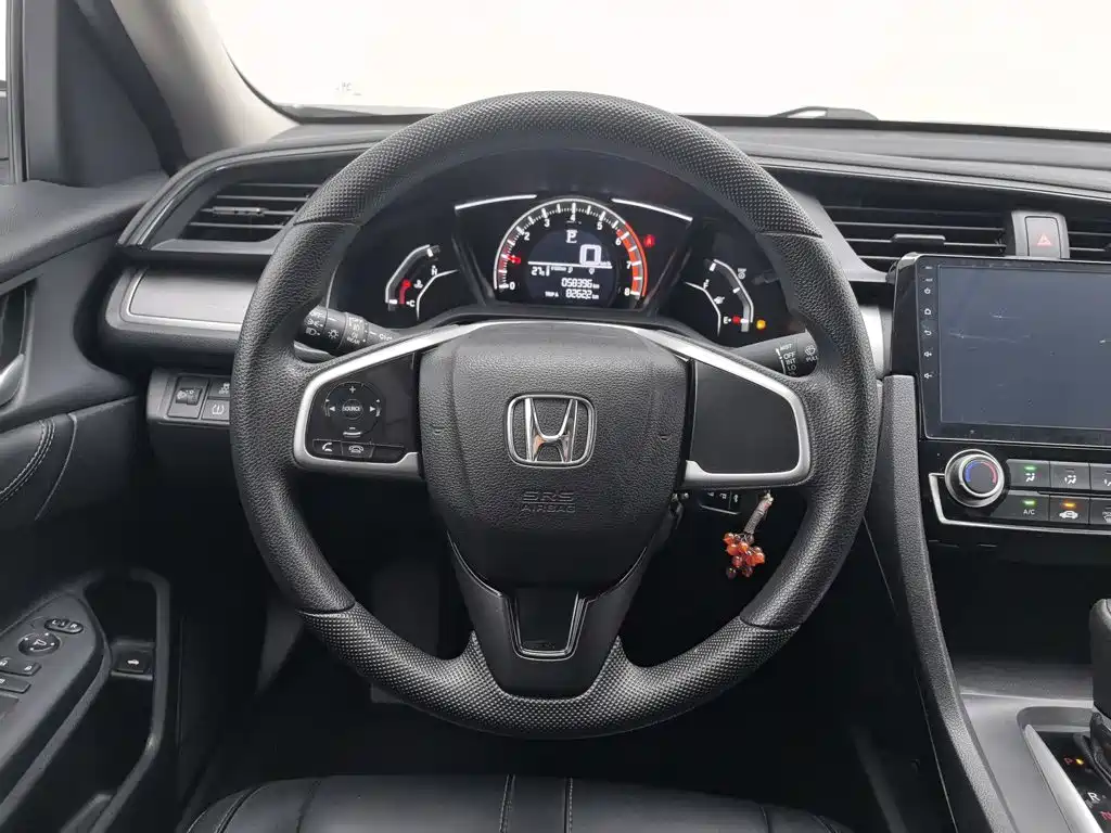 Honda Civic 2018 — фото 11