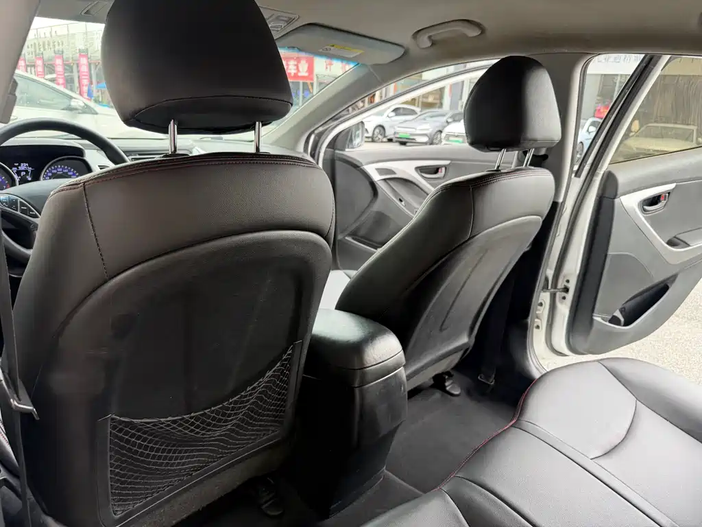 Hyundai Elantra Langdong 2017 — фото 22