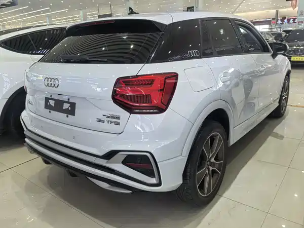 Audi Q2L 2022