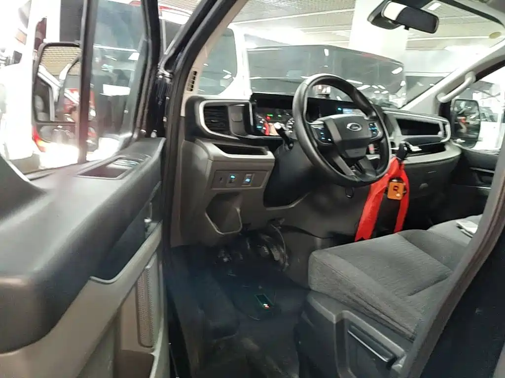 Ford Transit 2025 — фото 16