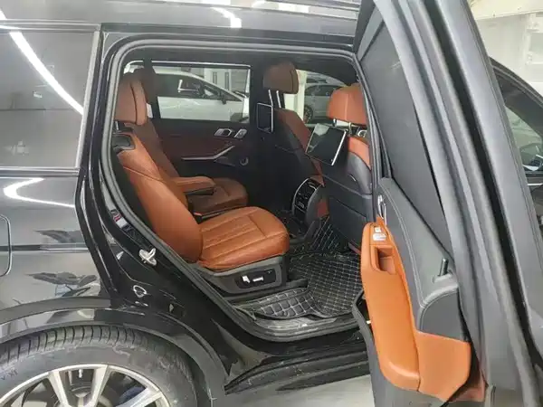 BMW X7 2021