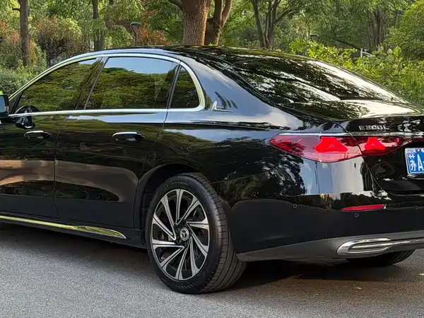 Mercedes-Benz E-Class 2024