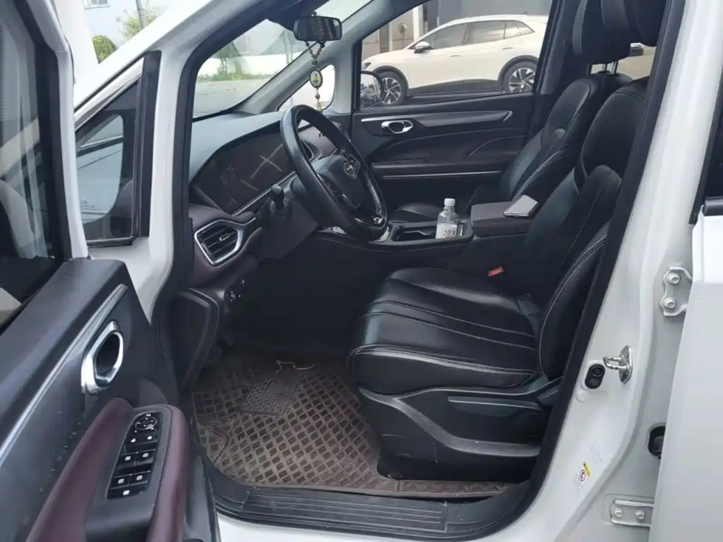 GAC Trumpchi M6 2022 — фото 16