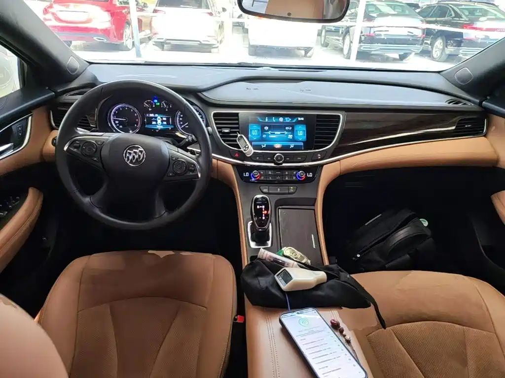 Buick LaCrosse 2017 — фото 10