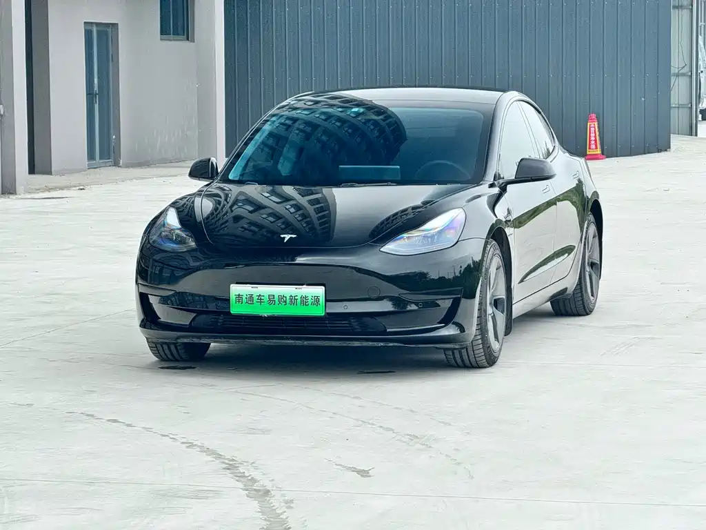 Tesla Model 3 2022 — фото 1