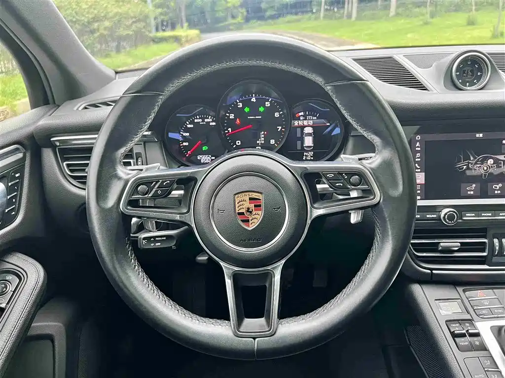 Porsche Macan 2019 — фото 6
