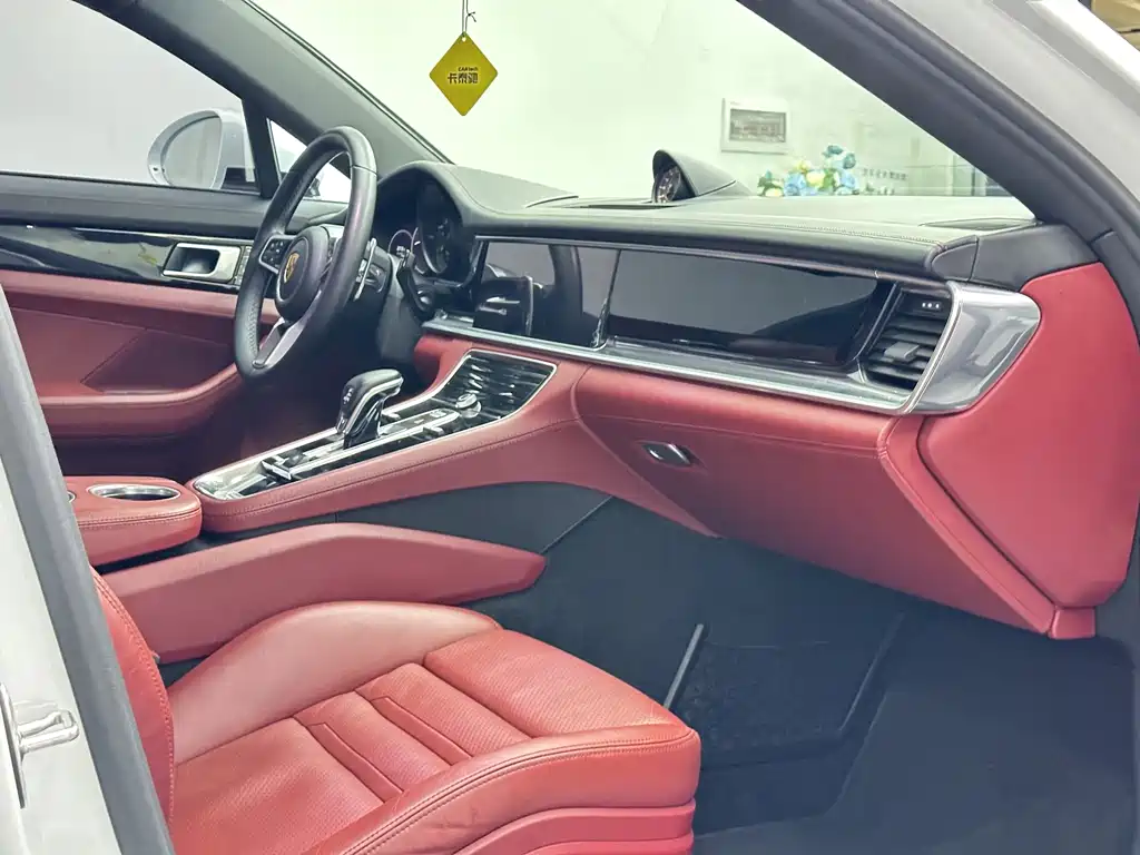 Porsche Panamera 2019 — фото 15