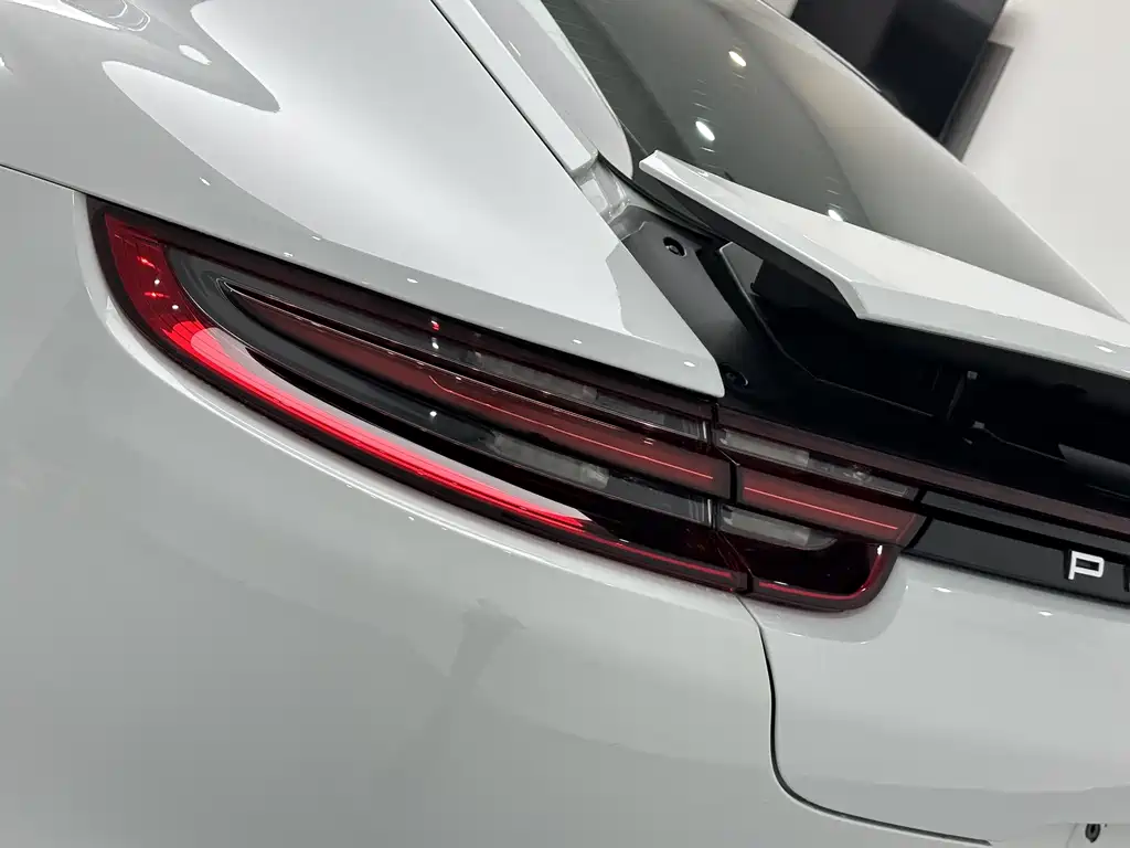 Porsche Panamera 2019 — фото 20