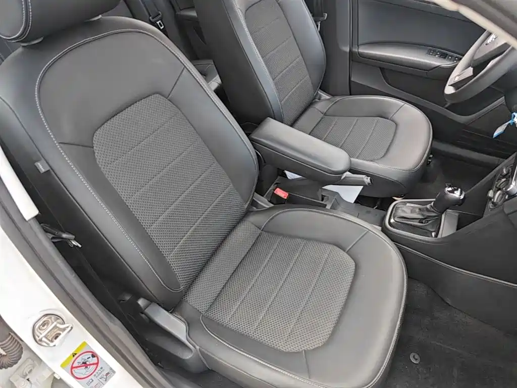 Skoda Rapid Spaceback 2016 — фото 25