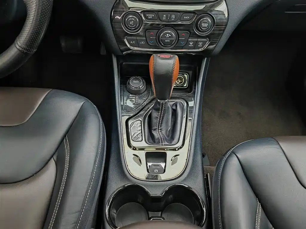 Jeep Cherokee 2017 — фото 13