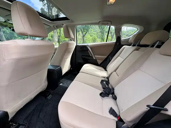 Toyota RAV4 2015
