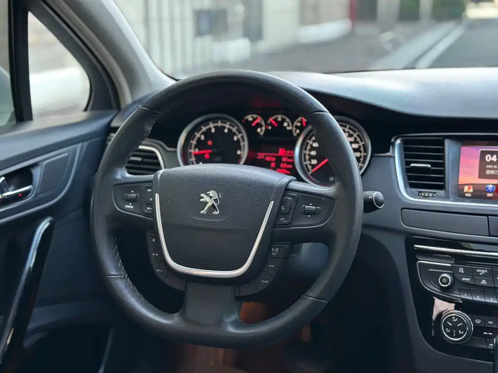 Peugeot 508 2016 — фото 11