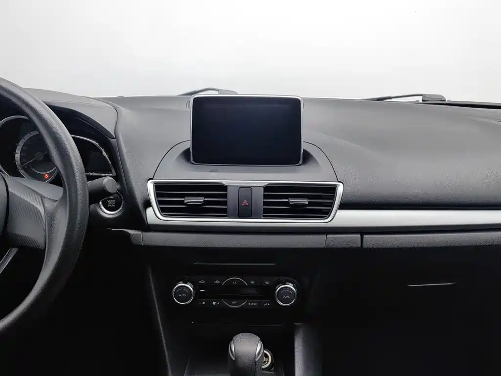 Mazda 3 Axela 2016 — фото 12