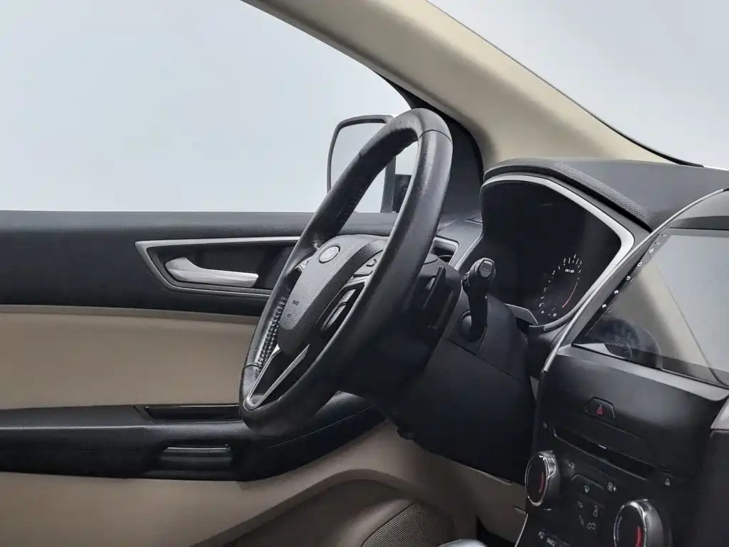 Ford Edge 2015 — фото 22
