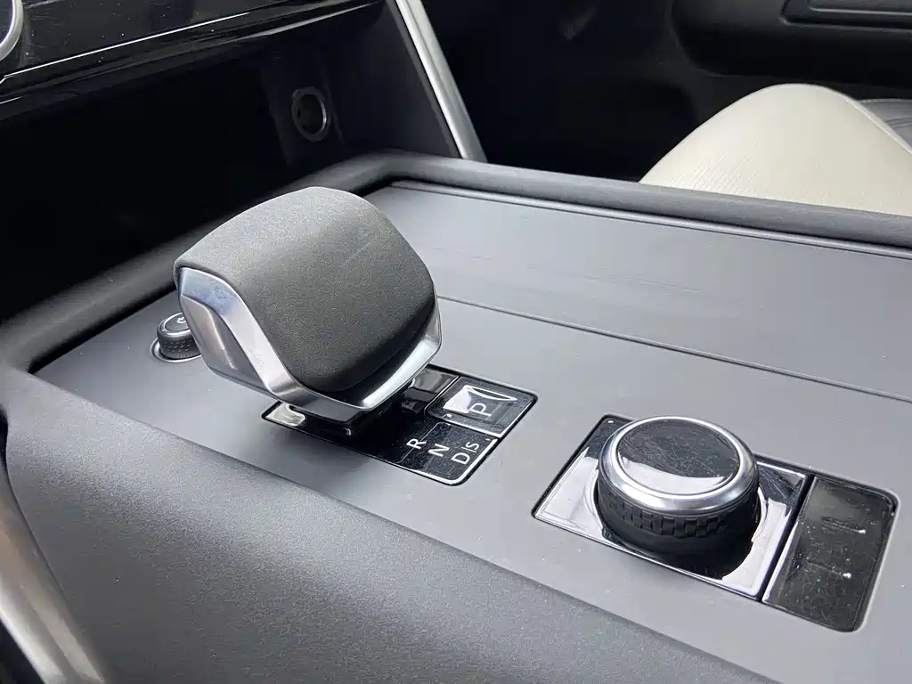 Land Rover Discovery 2021 — фото 11