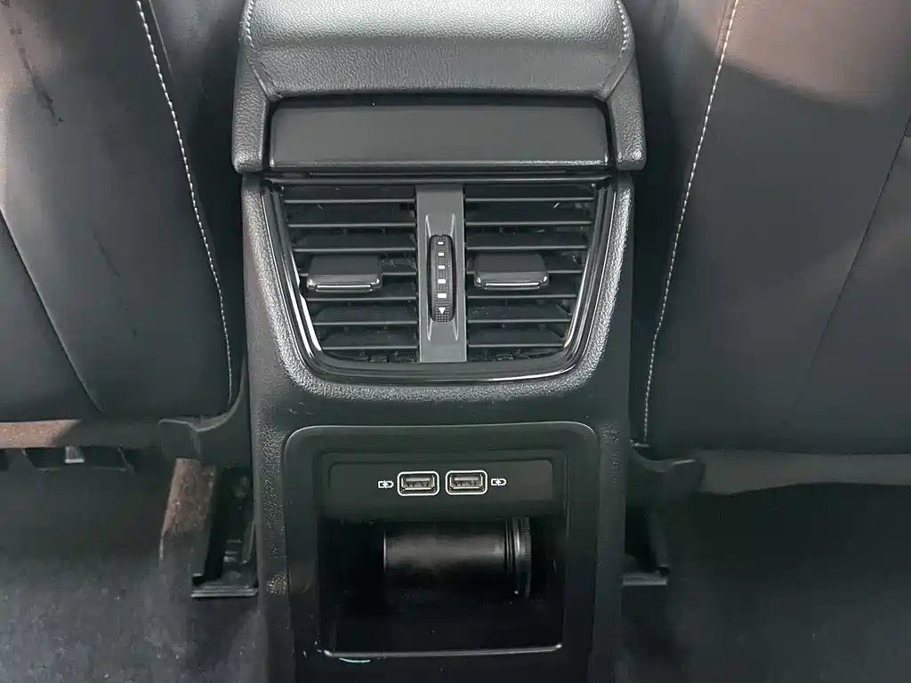 Skoda Octavia 2022 — фото 19