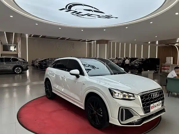 Audi Q2L 2023