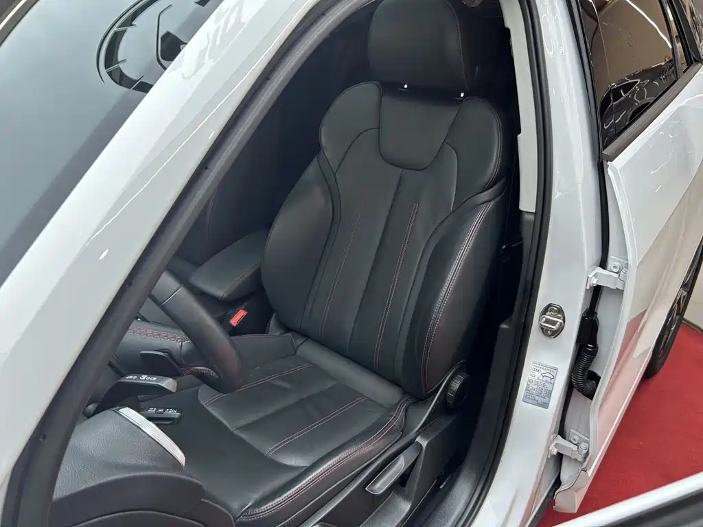 Audi Q2L 2023 — фото 35