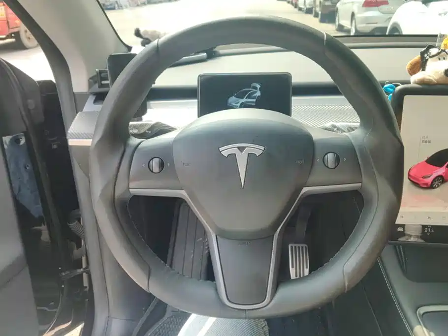 Tesla Model Y 2023 — фото 15