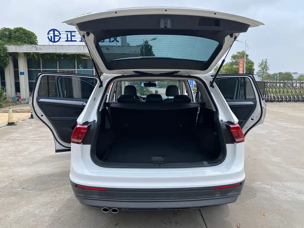 Volkswagen Tiguan L 2021 — фото 12