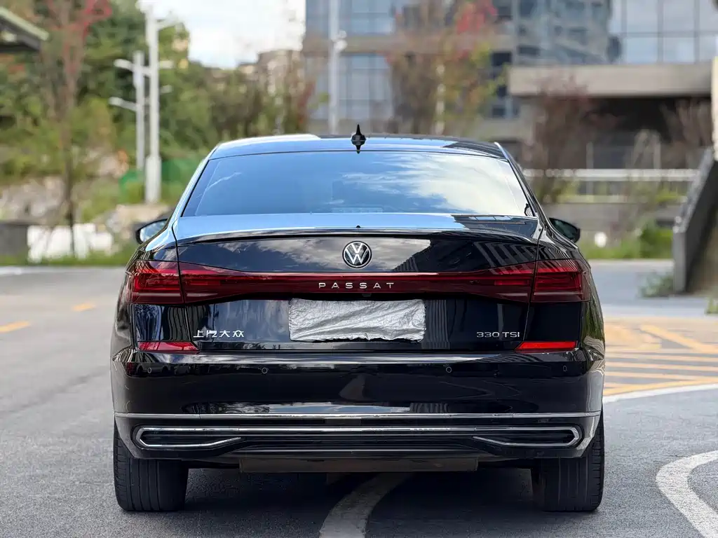 Volkswagen Passat 2023 — фото 8