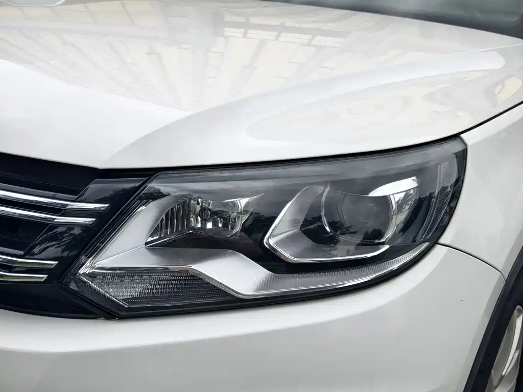 Volkswagen Tiguan 2015 — фото 15