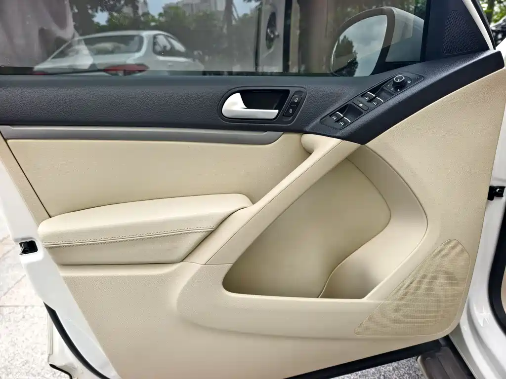 Volkswagen Tiguan 2015 — фото 19