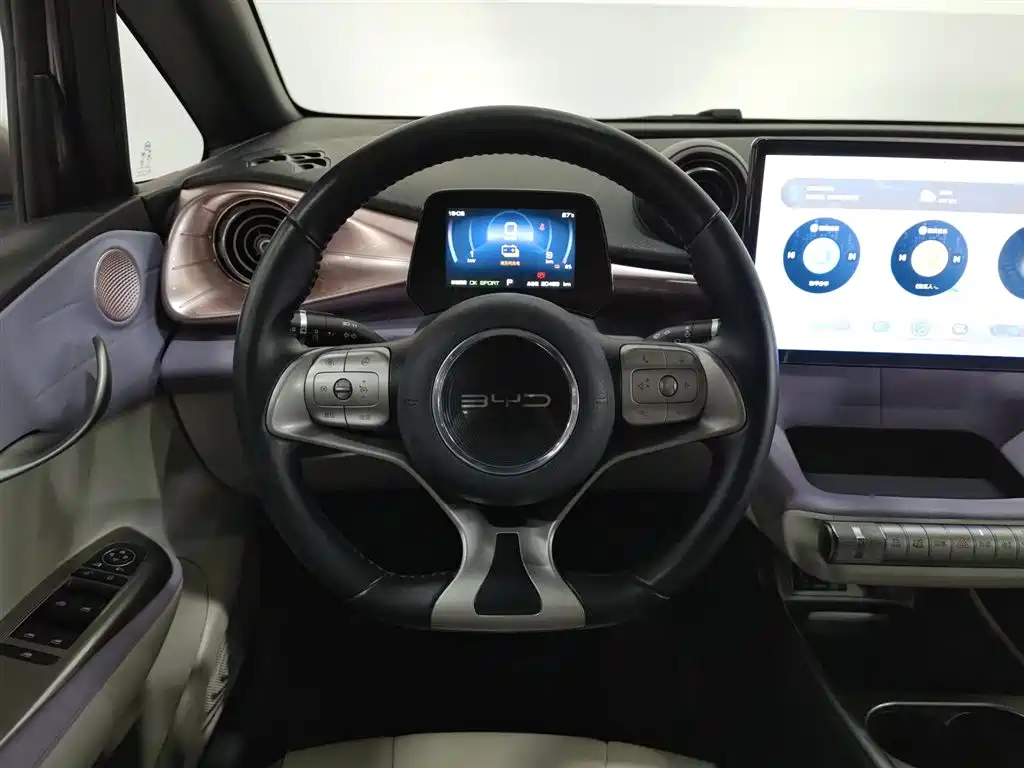 BYD Dolphin 2022 — фото 11