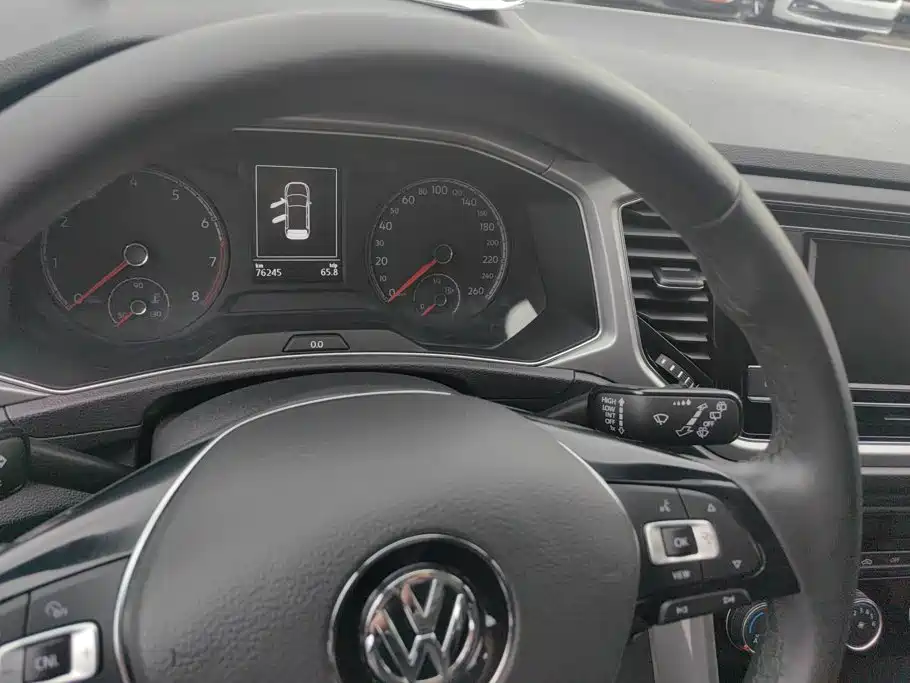 Volkswagen T-Roc 2020 — фото 14