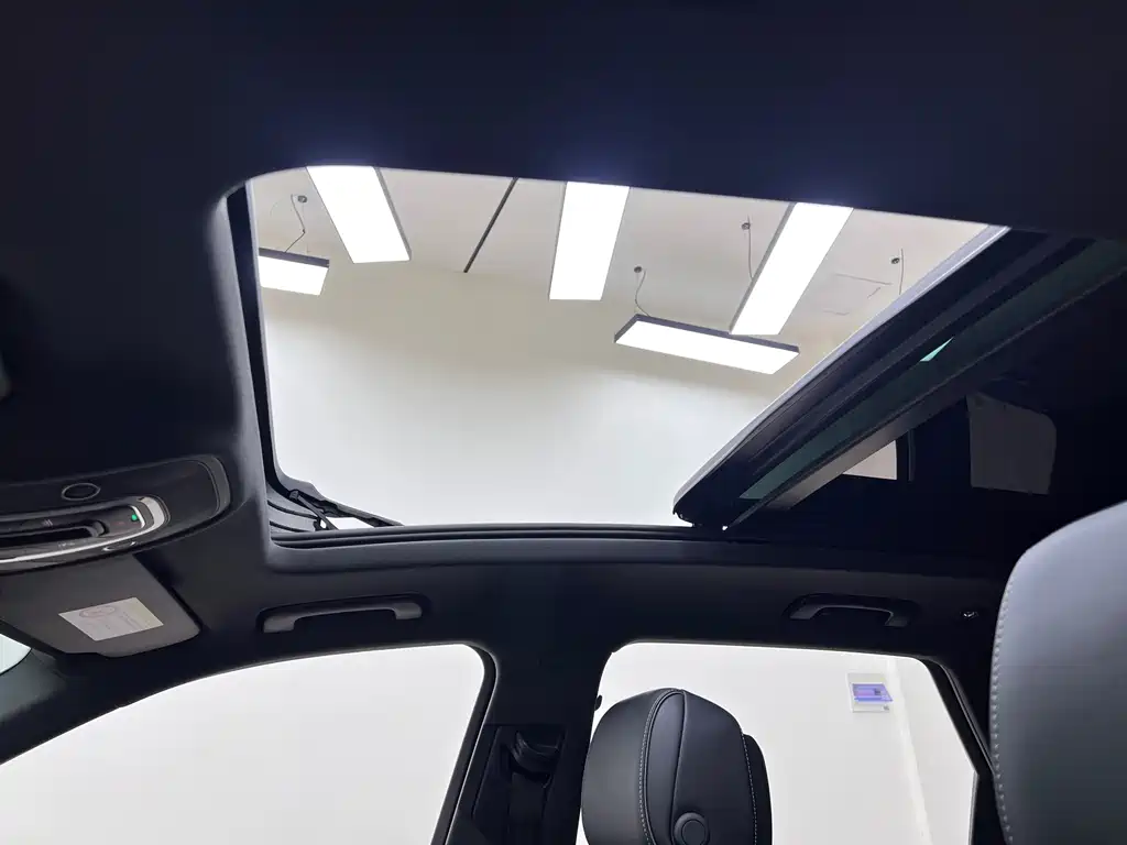 Audi Q5L 2025 — фото 10